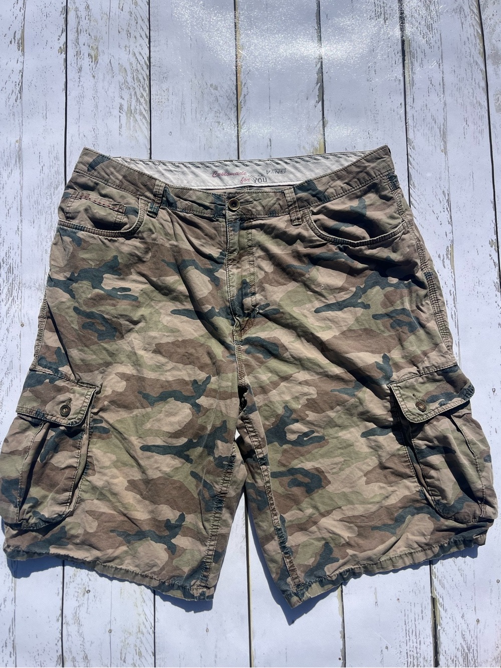 Vans Camo Cargo Shorts - vintage size 34